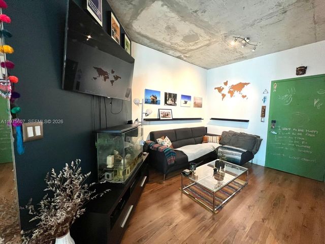 690 SW 1st Ct 1934, Miami, FL 33130