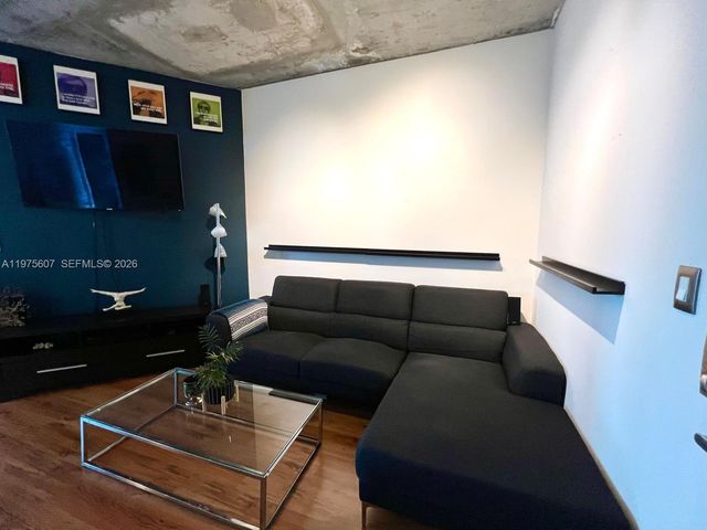 690 SW 1st Ct 1934, Miami, FL 33130