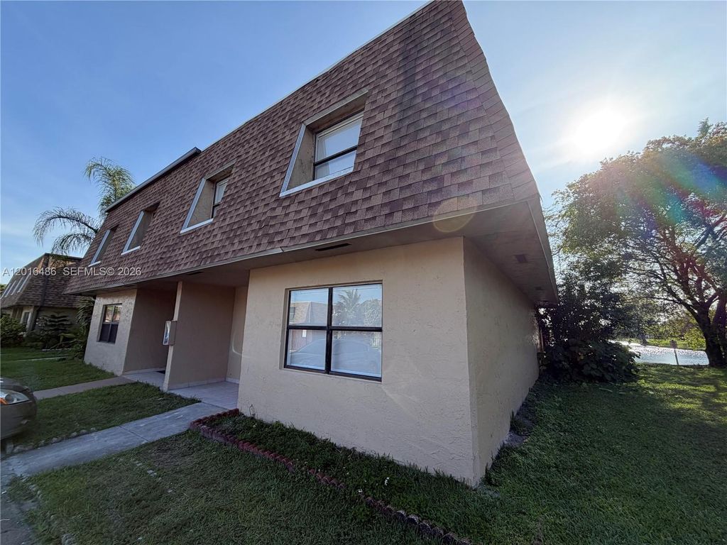 6640 W 24th Ct 25-106, Hialeah, FL 33016