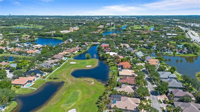 8146 N Savannah Cir, Davie, FL 33328