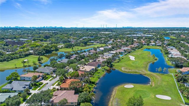 8146 N Savannah Cir, Davie, FL 33328