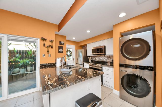 11201 Lynbrook Drive 3203, Houston, TX 77042