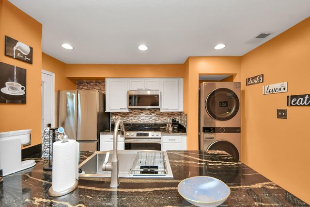 11201 Lynbrook Drive 3203, Houston, TX 77042
