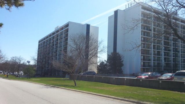 2015 S Finley Road 209, Lombard, IL 60148