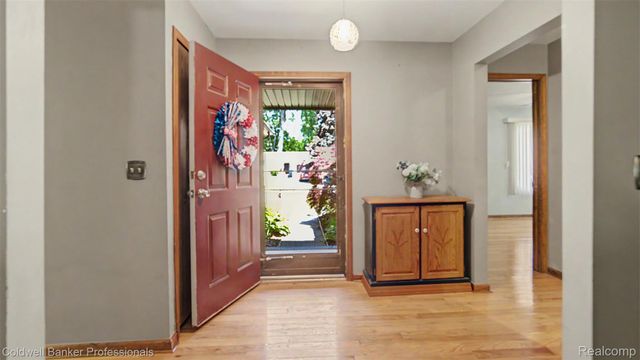 14446 Longview Drive, Sterling Heights, MI 48313
