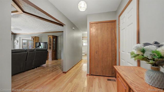 14446 Longview Drive, Sterling Heights, MI 48313
