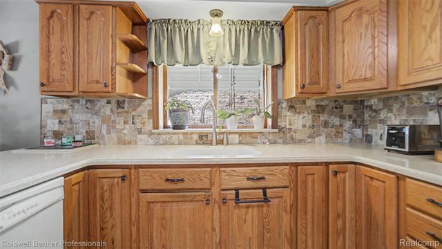 14446 Longview Drive, Sterling Heights, MI 48313