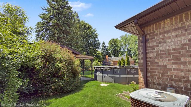 14446 Longview Drive, Sterling Heights, MI 48313