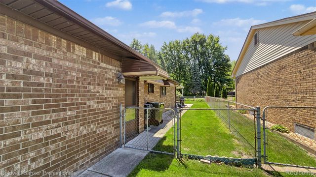 14446 Longview Drive, Sterling Heights, MI 48313