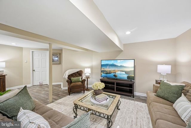309 BUTTERNUT LN, Collegeville, PA 19426