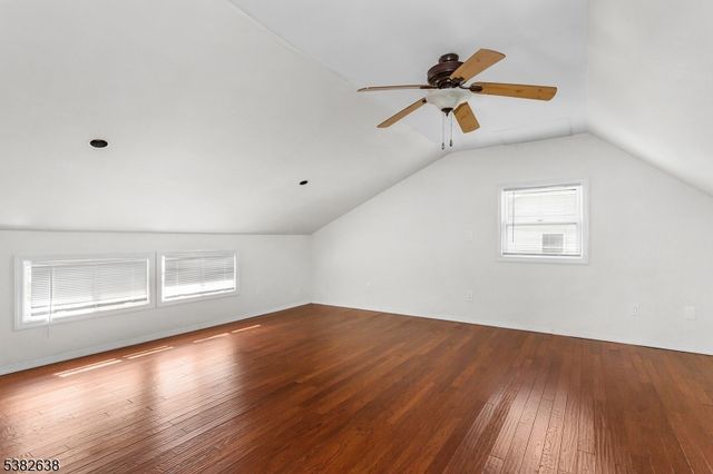 990 Rebecca Pl, Woodbridge Twp., NJ 08830