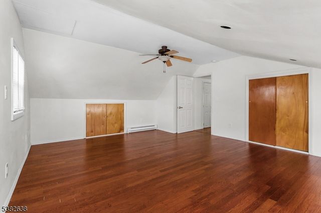 990 Rebecca Pl, Woodbridge Twp., NJ 08830