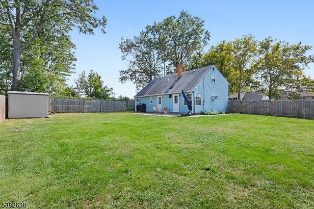 990 Rebecca Pl, Woodbridge Twp., NJ 08830