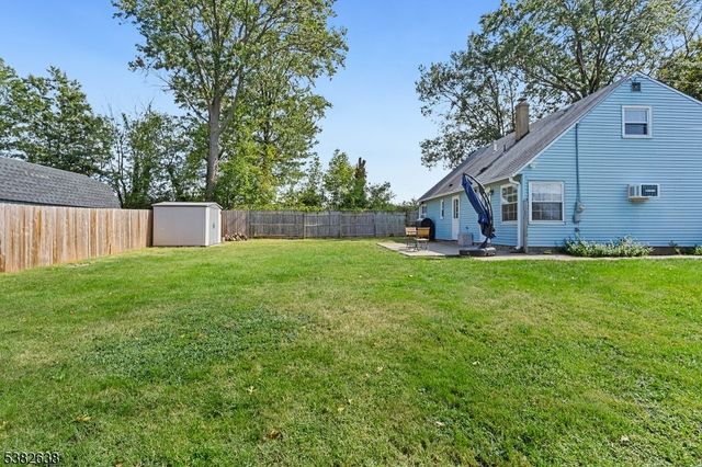 990 Rebecca Pl, Woodbridge Twp., NJ 08830