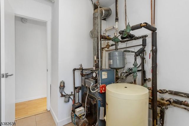 990 Rebecca Pl, Woodbridge Twp., NJ 08830