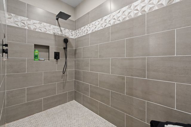 208 Private Road 107, Blum, TX 76627