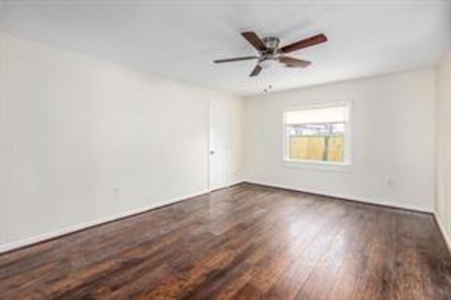 9 Manor Way, Galveston, TX 77550