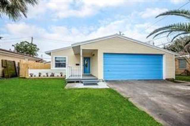 9 Manor Way, Galveston, TX 77550