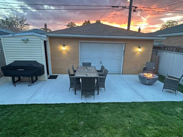 6028 S Nashville Avenue, Chicago, IL 60638