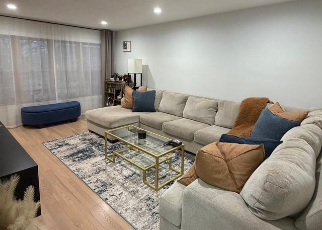 6028 S Nashville Avenue, Chicago, IL 60638