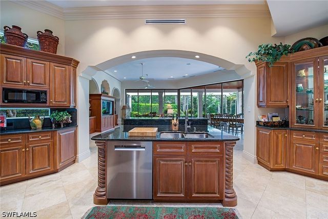 7326 Tilden LN, Naples, FL 34108