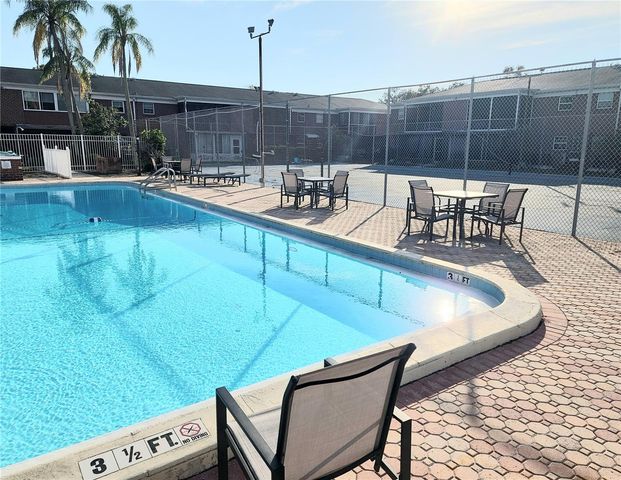 8370 13TH STREET N A, St Petersburg, FL 33702