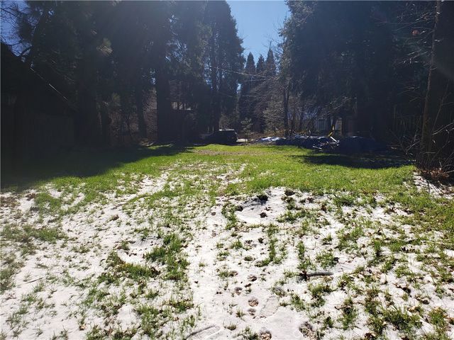 22886 Azalia Lane, Crestline, CA 92325