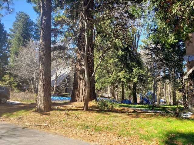 22886 Azalia Lane, Crestline, CA 92325