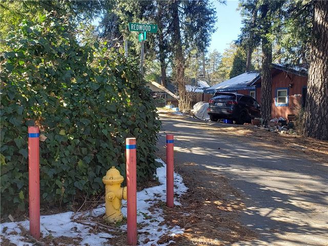 22886 Azalia Lane, Crestline, CA 92325