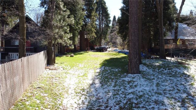 22886 Azalia Lane, Crestline, CA 92325
