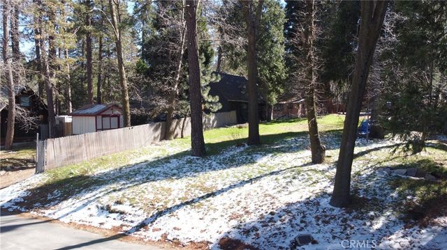 22886 Azalia Lane, Crestline, CA 92325