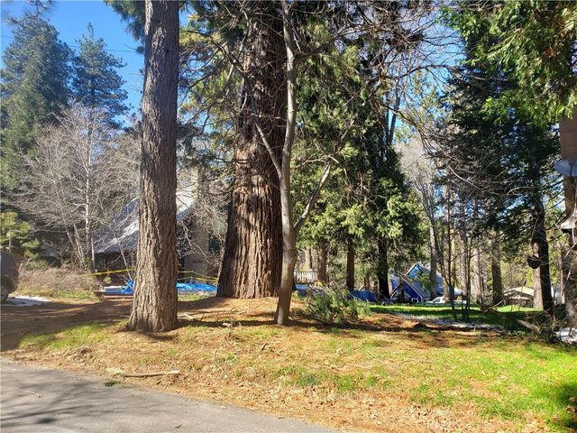 22886 Azalia Lane, Crestline, CA 92325