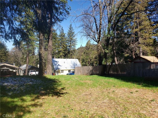 22886 Azalia Lane, Crestline, CA 92325