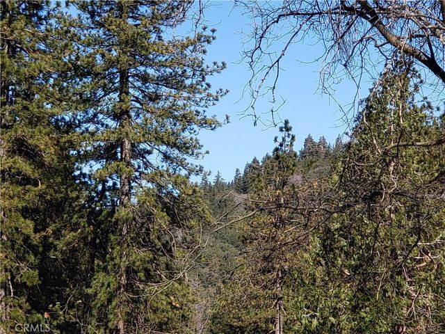 22886 Azalia Lane, Crestline, CA 92325
