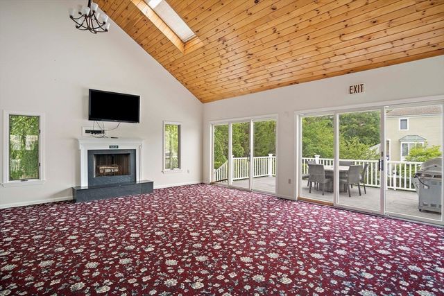 86 Abington Rd 86, Danvers, MA 01923