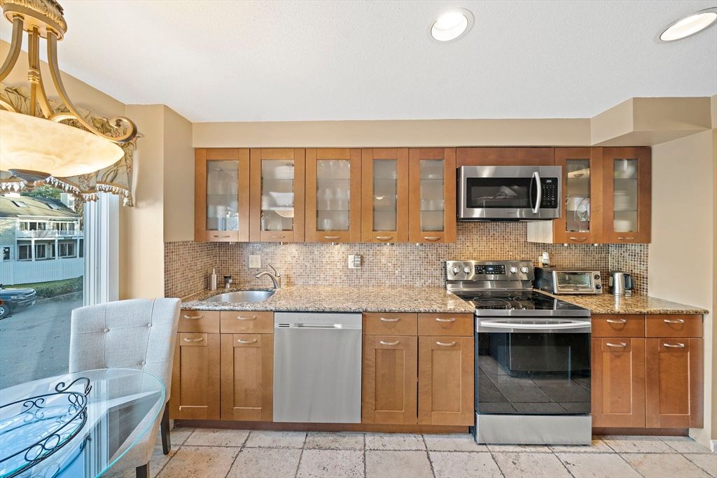 86 Abington Rd 86, Danvers, MA 01923