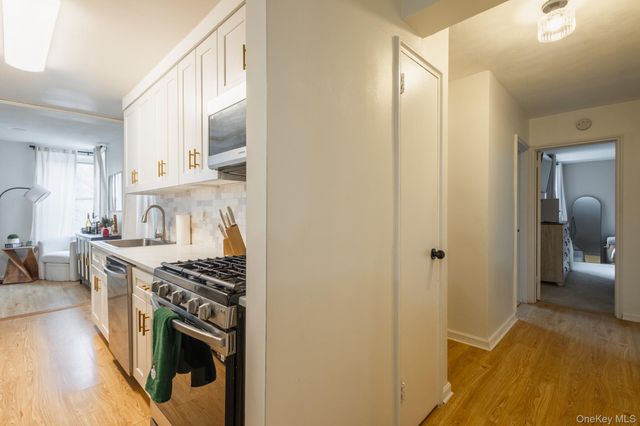 209-25 18th Avenue 3F, Bayside, NY 11360