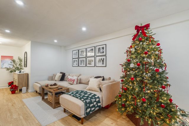 209-25 18th Avenue 3F, Bayside, NY 11360