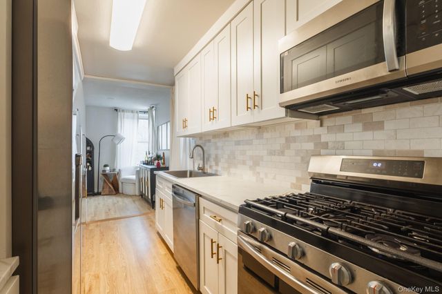 209-25 18th Avenue 3F, Bayside, NY 11360