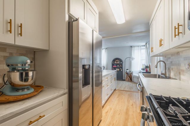 209-25 18th Avenue 3F, Bayside, NY 11360