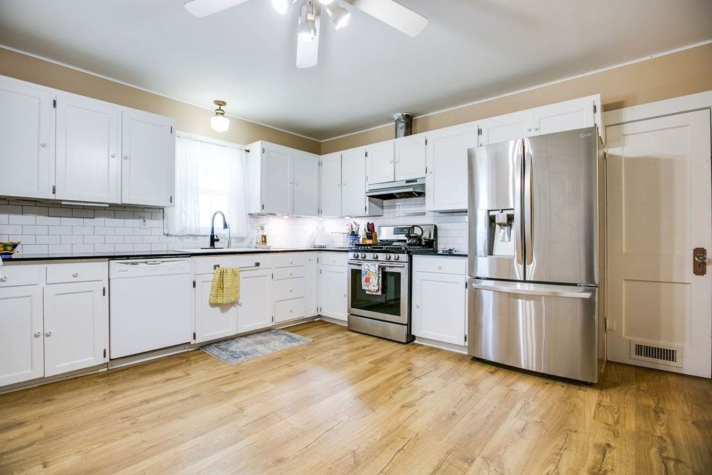 Image 17 of property listing at 721 W Washington Dr, San Angelo, TX 76903