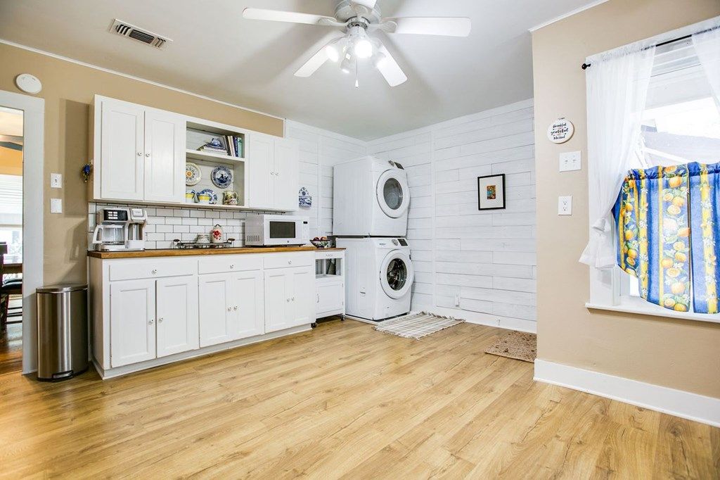 Image 18 of property listing at 721 W Washington Dr, San Angelo, TX 76903