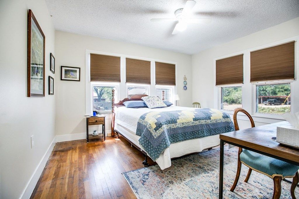 Image 20 of property listing at 721 W Washington Dr, San Angelo, TX 76903