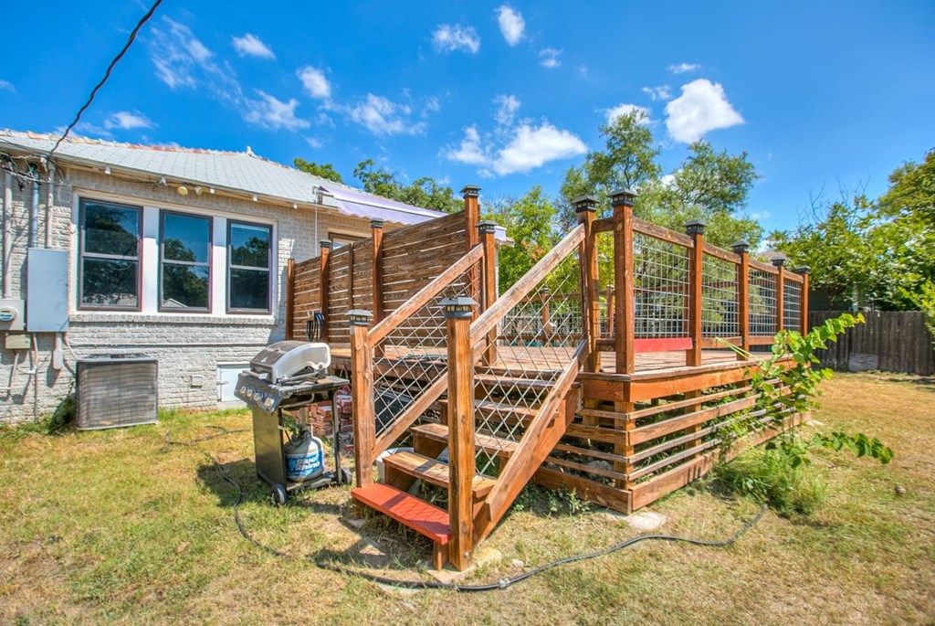 Image 37 of property listing at 721 W Washington Dr, San Angelo, TX 76903