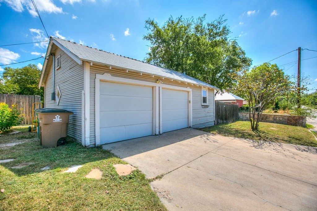 Image 39 of property listing at 721 W Washington Dr, San Angelo, TX 76903