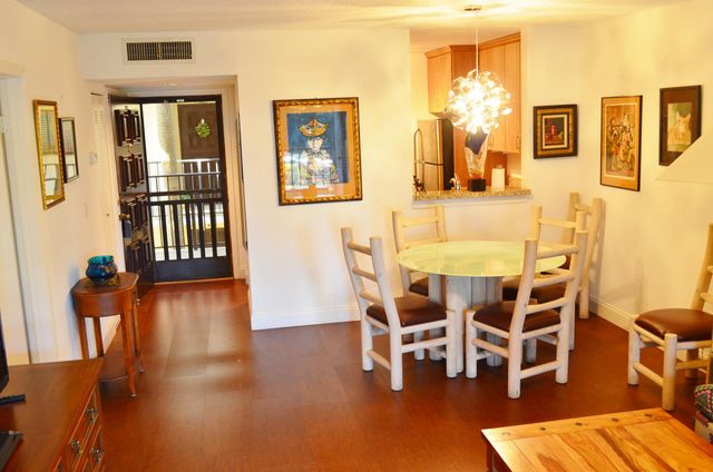 5370 Las Verdes Circle 221, Delray Beach, FL 33484