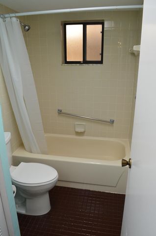 5370 Las Verdes Circle 221, Delray Beach, FL 33484