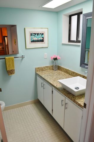 5370 Las Verdes Circle 221, Delray Beach, FL 33484