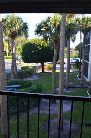 5370 Las Verdes Circle 221, Delray Beach, FL 33484