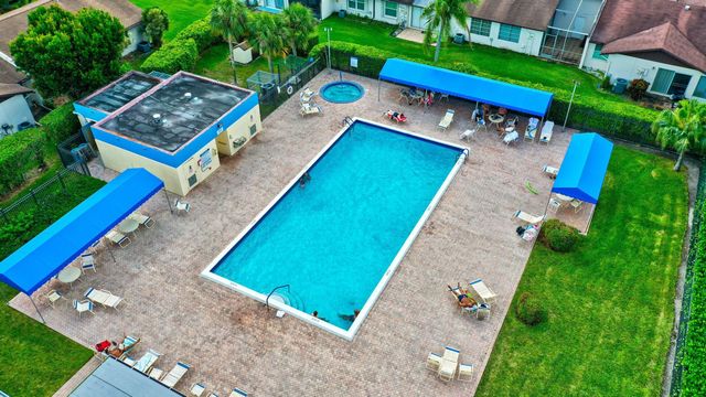 5370 Las Verdes Circle 221, Delray Beach, FL 33484
